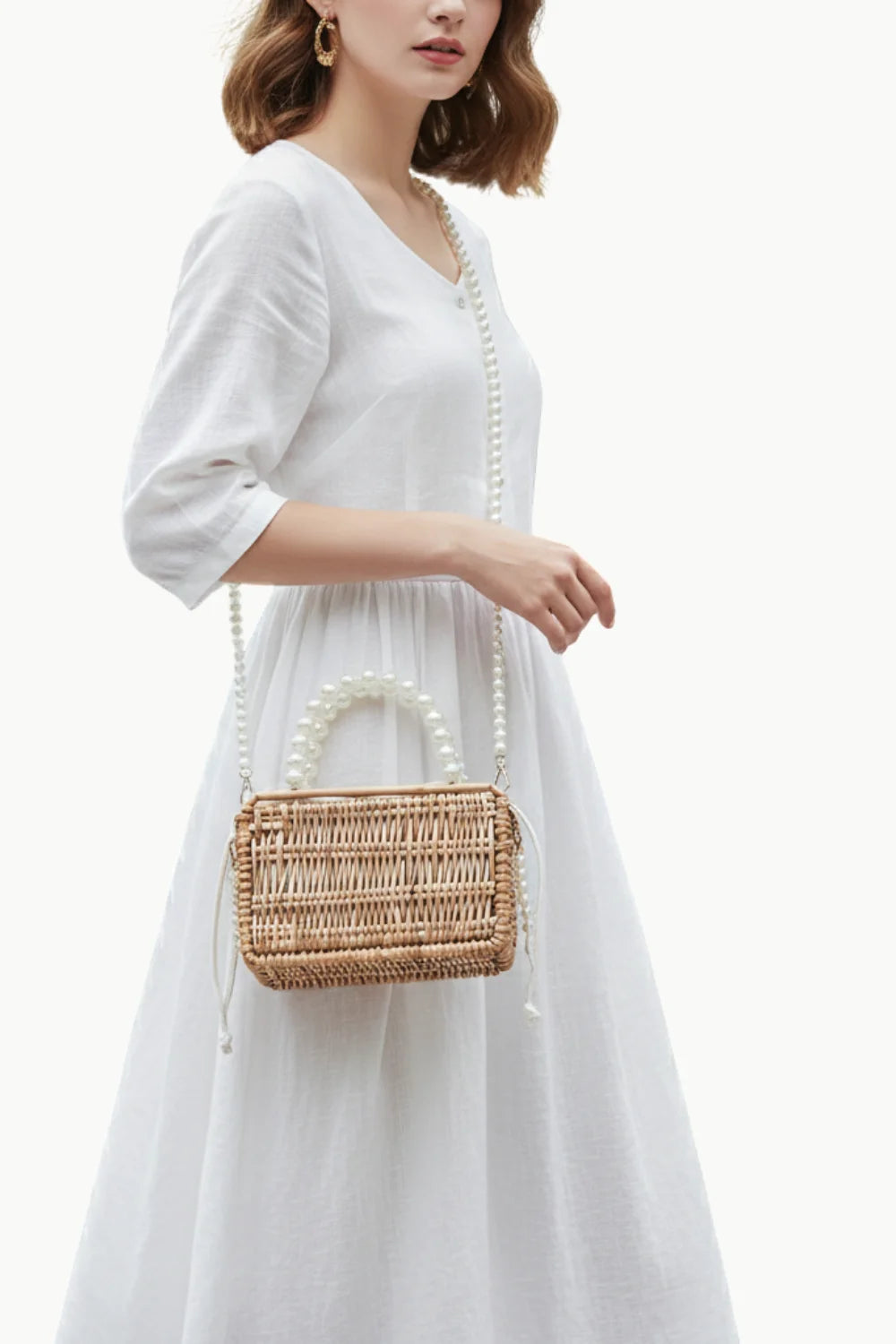 Woven straw bag with pearl beaded handle and shoulder strap, stylish pearl bags accessory